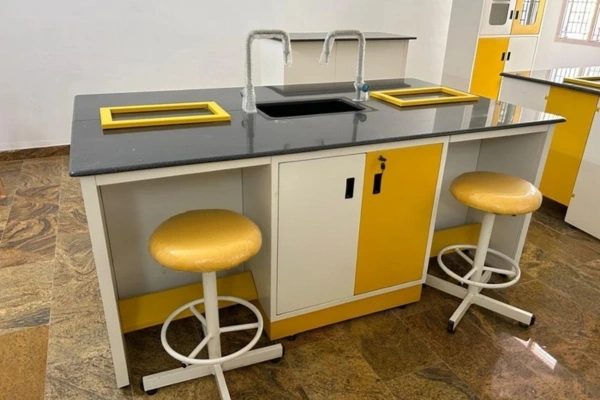 Laboratory Table Manufacturers in Chennai